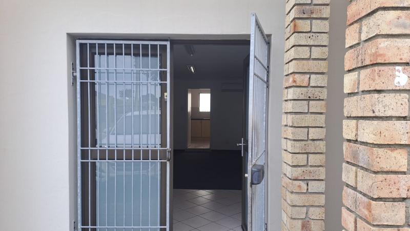 To Let Commercial Property for Rent in Newton Park Eastern Cape